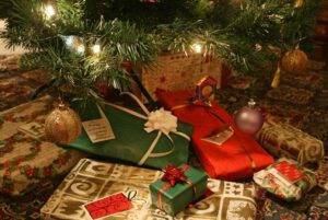 Regalos de Navidad bajo el árbol