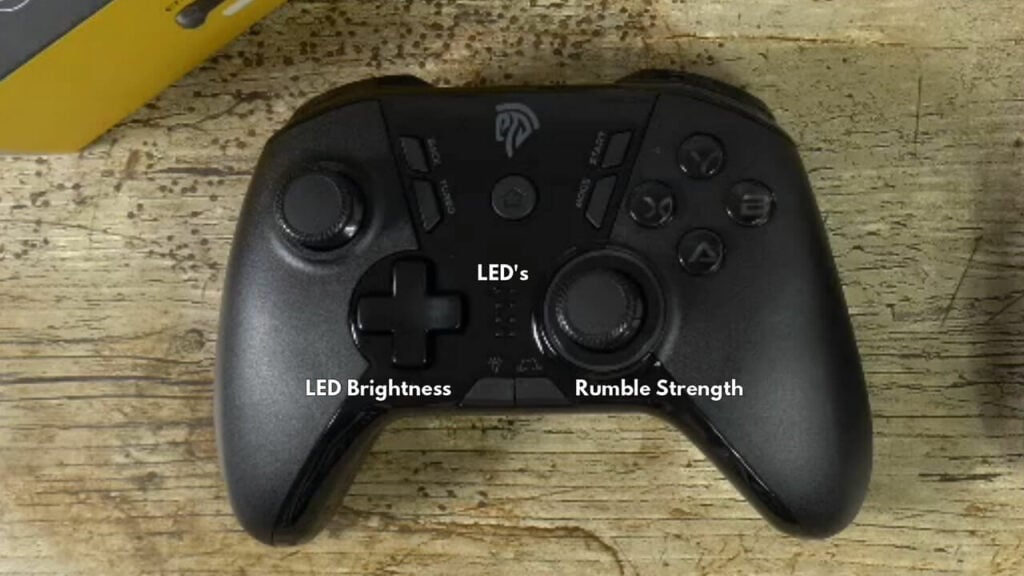Kontroler do gier z diodami LED i przyciskami dudnienia