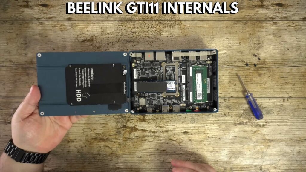 Componentes internos do Beelink GTi11