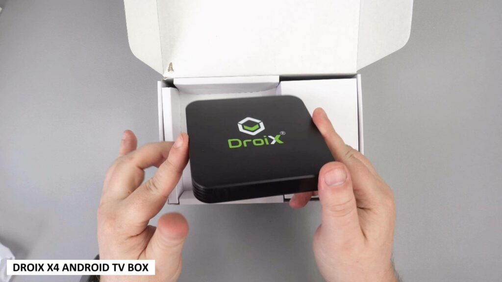 DroiX X4 Android TV-boks udpakket