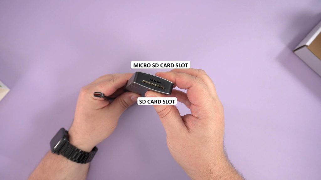 SD- ja Micro-SD-korttipaikat