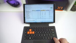 ONEXPLAYER X1 Mini in Mini Laptop mode