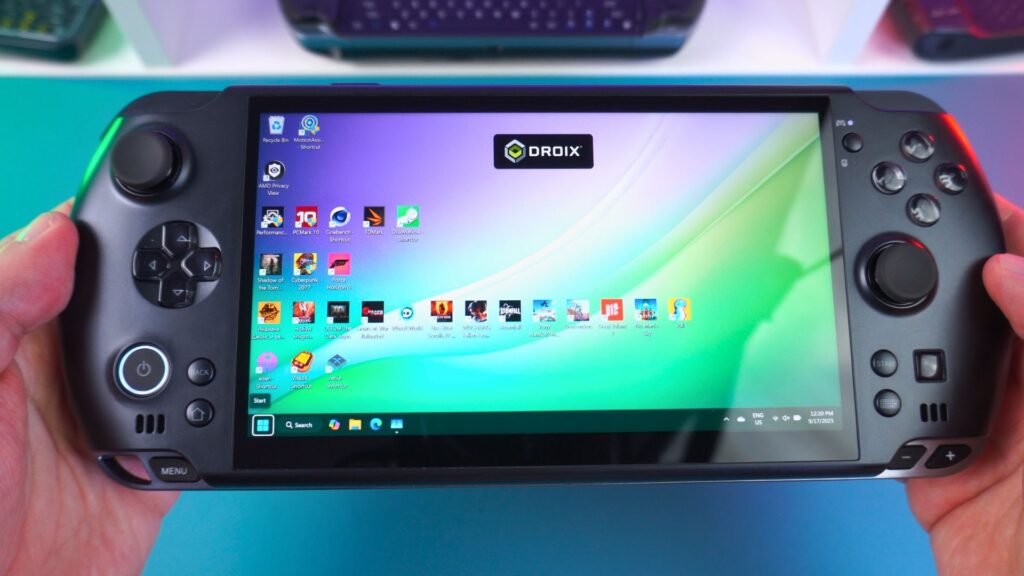 The GPD WIN 5 display and controls