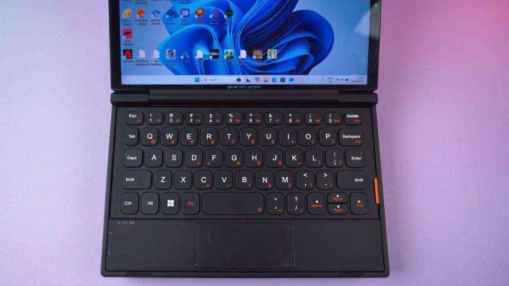 ONEXPLAYER G1 Detachable Keyboard Installed