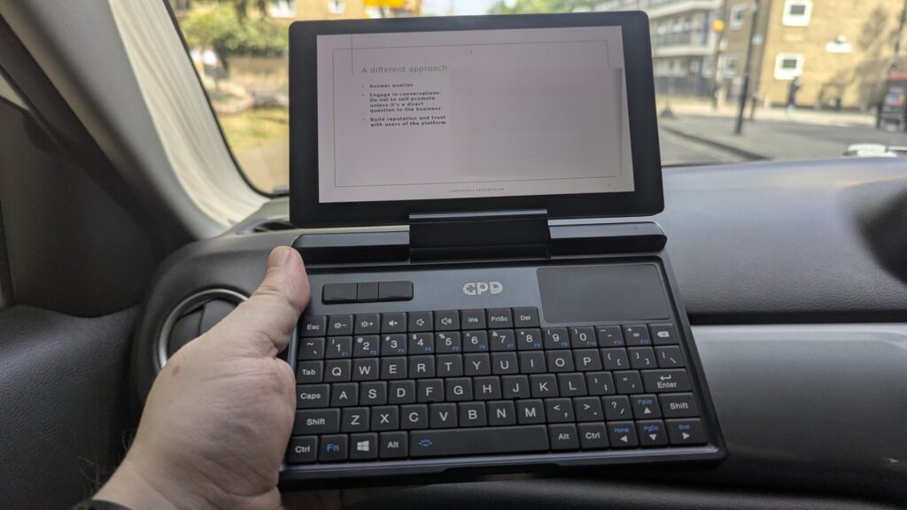 Editing a presentation in the car with a GPD MicroPC 2 - DROIX Blogs | Latest Technology and Gadgets GPD MicroPC 2 για καθημερινή χρήση - Επεξεργασία μιας παρουσίασης στο αυτοκίνητο