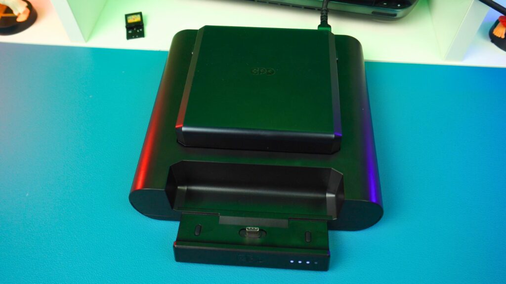 Charging the GPD WIN 5 external battery