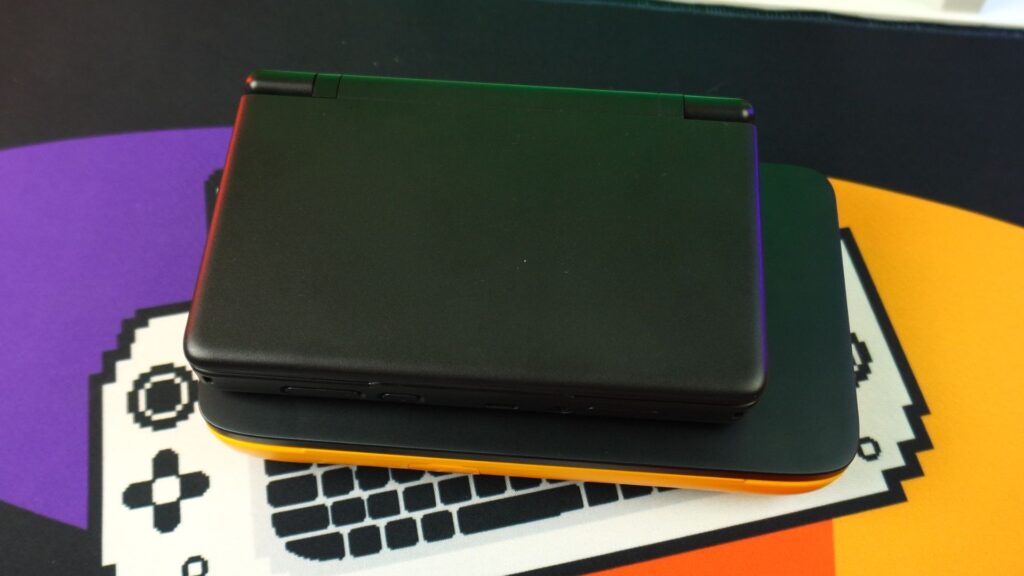 Do you prefer the size of the AYANEO Pocket DS or AYN Thor?