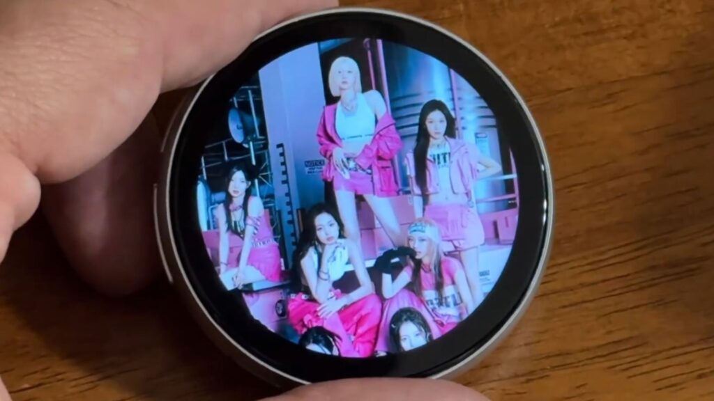 NIKKO Dynamic Electronic Badge short video player