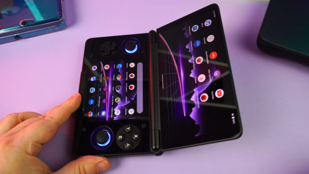 AYN Thor hinges are strong and no reports of issues