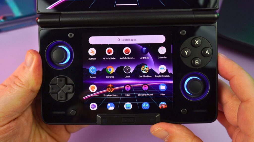 The AYN Thors bottom AMOLED screen