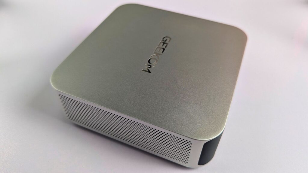 GEEKOM A7 2026 Right Side View