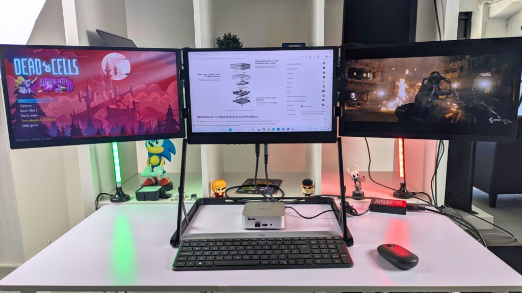 Triple monitor setup on the GEEKOM A7 2026
