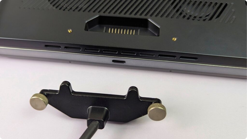 The GPD WIN 5 connector
