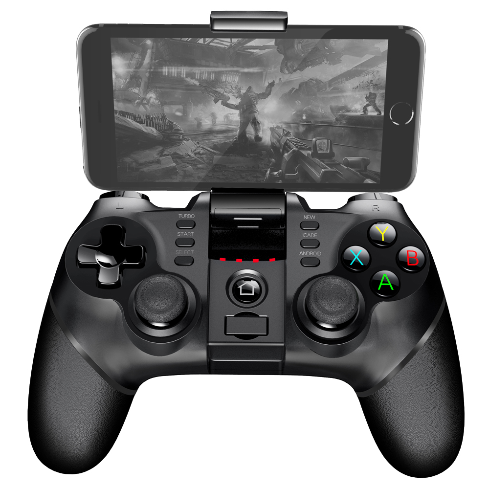 iPega 9076 Gamepad Front-View Playing on a Smartphone