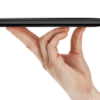 GPD Pocket 2 Negro ámbar Intel Core m3-8100y Ultrabook mostrado de lado en la mano
