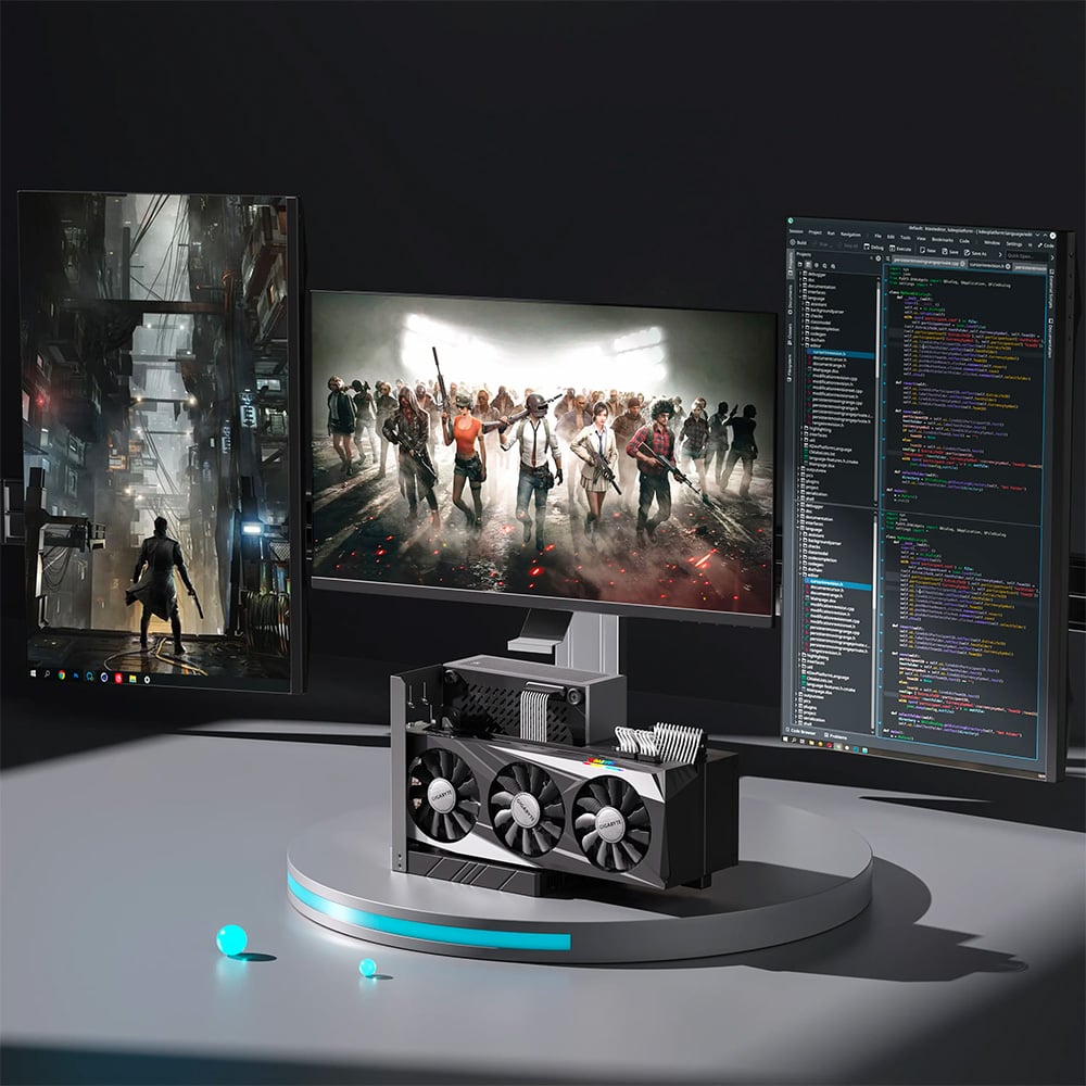 MinisForum EliteMini B550 Mini PC mit Dedicated GPU gezeigt mit 3 Monitoren