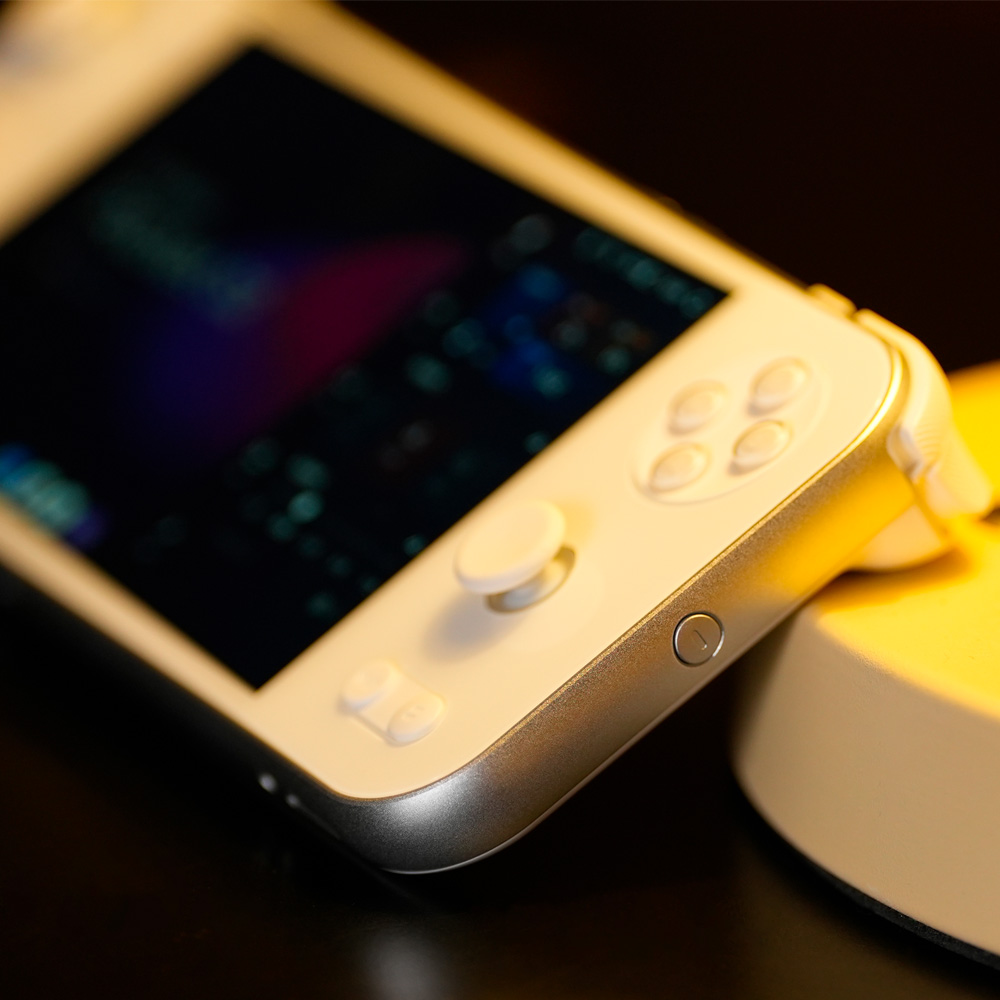 AYANEO Pocket S2 Pro ホワイト AYANEO Pocket S2 handheld game console hits Indiegogo for $439 and